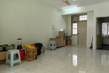 Kondo Ruby (Golden Showers) Klebang, Melaka