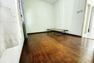 Kondo Ruby (Golden Showers) Klebang, Melaka