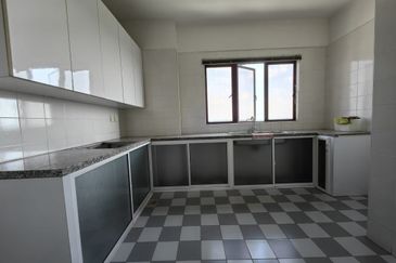 Golden Coast Condominium