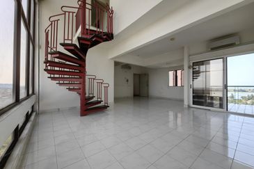 Golden Coast Condominium