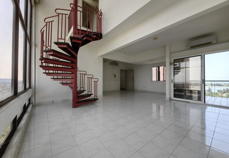 Golden Coast Condominium