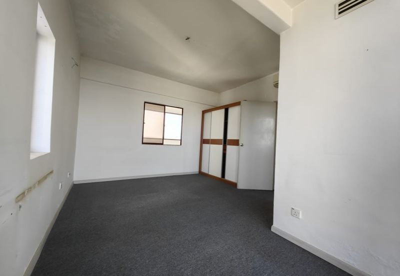 Golden Coast Condominium