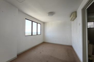 Golden Coast Condominium