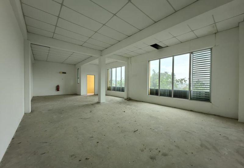 Corner Office Pusat Perniagaan Putra Sentosa, Bukit Baru, Melaka