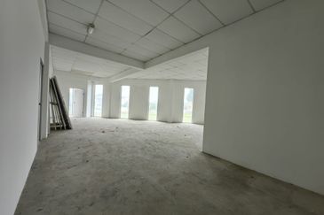 Corner Office Pusat Perniagaan Putra Sentosa, Bukit Baru, Melaka