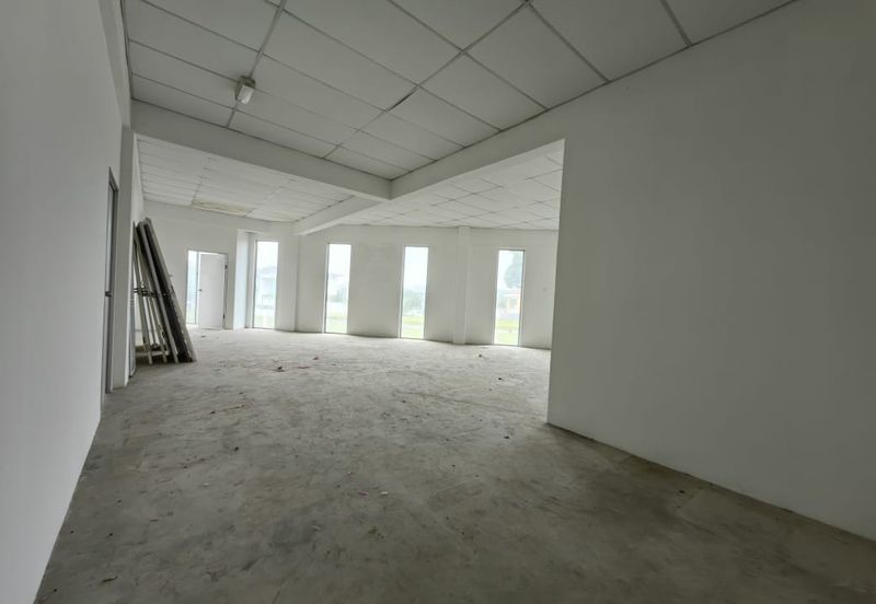 Corner Office Pusat Perniagaan Putra Sentosa, Bukit Baru, Melaka