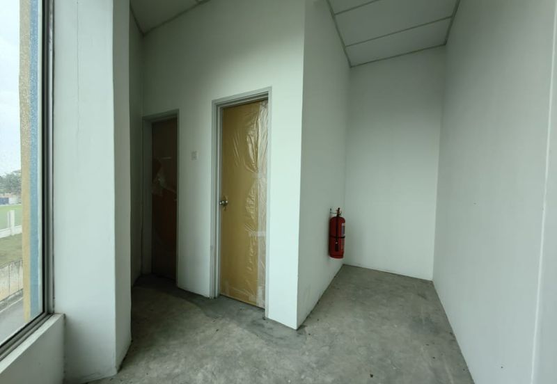 Corner Office Pusat Perniagaan Putra Sentosa, Bukit Baru, Melaka