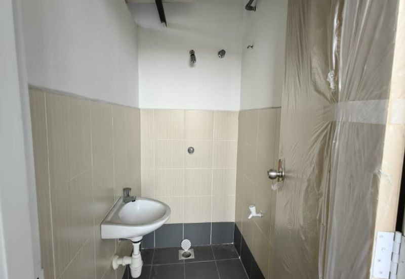 Corner Office Pusat Perniagaan Putra Sentosa, Bukit Baru, Melaka