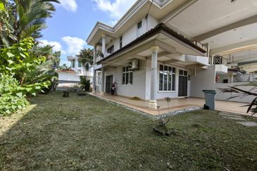 Freehold Corner 2 storey terrace house fully furnished