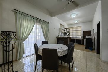 Freehold Corner 2 storey terrace house fully furnished