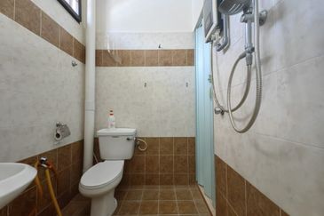 Freehold Corner 2 storey terrace house fully furnished