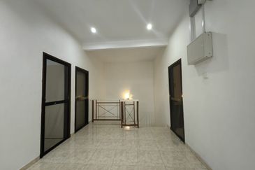 Freehold Corner 2 storey terrace house fully furnished