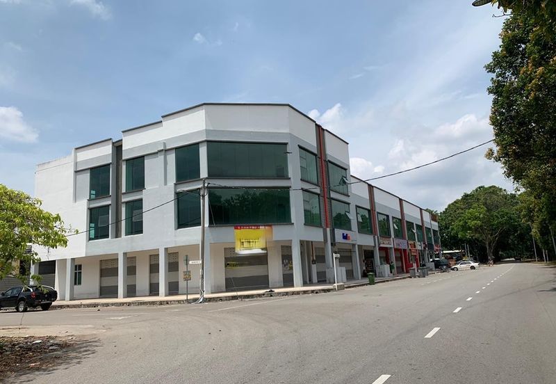 Main Road Ground Floor Shop Taman Perindustrian Krubong