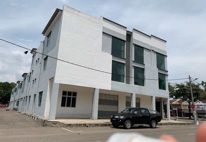 Main Road Ground Floor Shop Taman Perindustrian Krubong