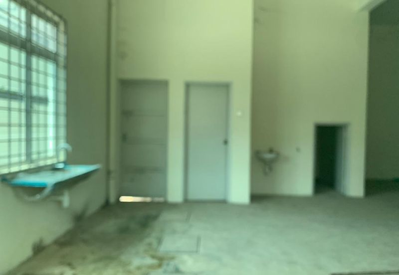 Main Road Ground Floor Shop Taman Perindustrian Krubong