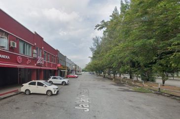 Road Frontage Limbongan Shoplot, Jalan Kristal 1