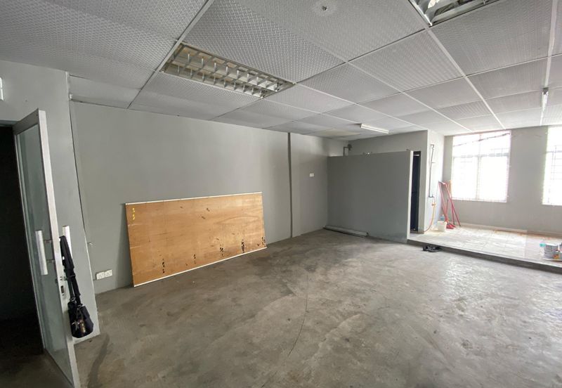 Road Frontage 1st Floor Office Taman Limbongan Indah, Jalan Kristal 1