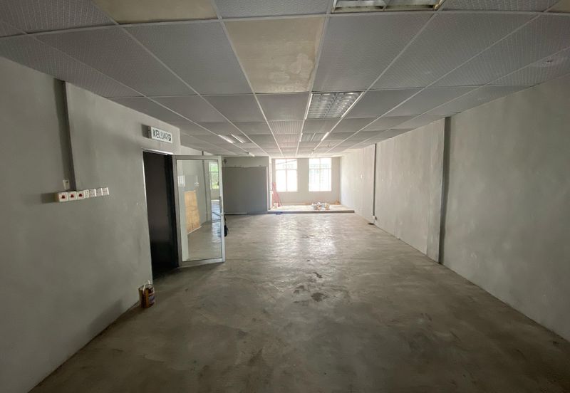 Road Frontage 1st Floor Office Taman Limbongan Indah, Jalan Kristal 1