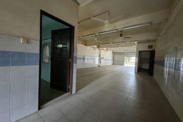 2 storey Shop Office Taman IKS Merdeka Batu Berendam