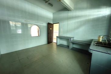 2 storey Shop Office Taman IKS Merdeka Batu Berendam