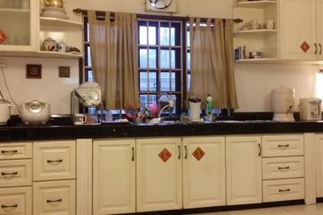 Corner 2 Storey Terrace House Taman Megah Mas, Petaling Jaya