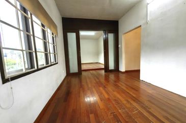 Corner 2 Storey Terrace House Taman Megah Mas, Petaling Jaya