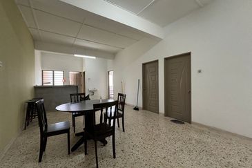 Corner Partially Furnished Rumah Pangsa Malinja, Kg 8, Melaka 