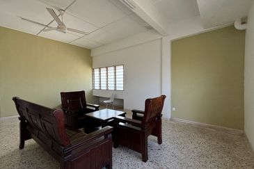 Corner Partially Furnished Rumah Pangsa Malinja, Kg 8, Melaka 