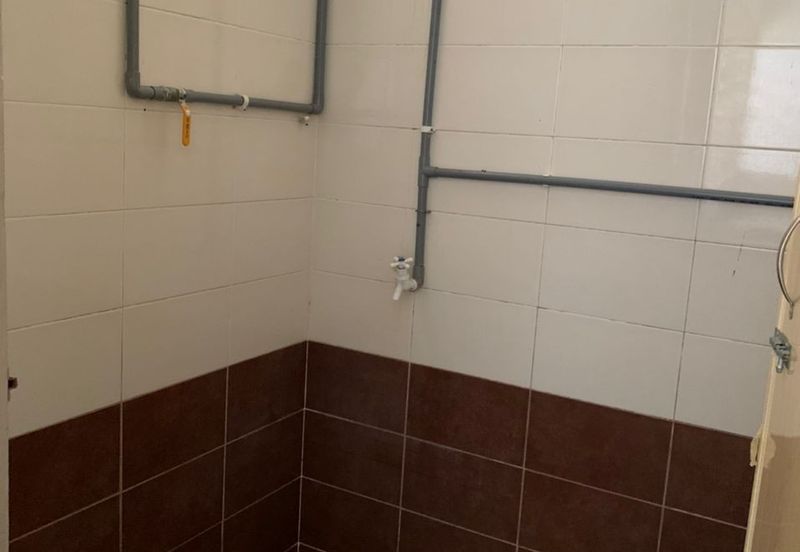 Corner Partially Furnished Rumah Pangsa Malinja, Kg 8, Melaka 