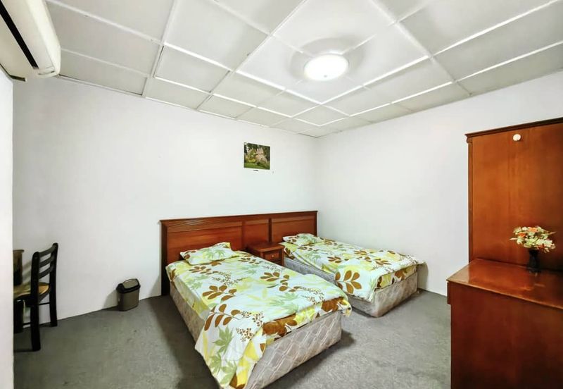 Kondo Ruby (Golden Showers)