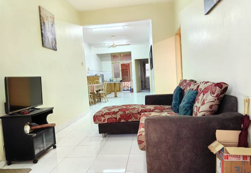 Kondo Ruby (Golden Showers)