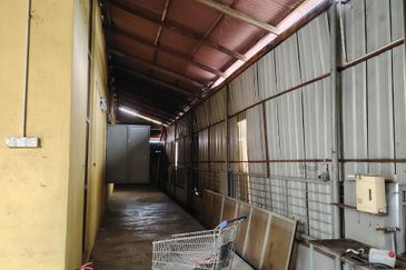 1 1/2 storey semi detached factory Taman Perindustrian Merdeka, Batu Berendam