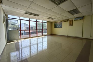 1 1/2 storey semi detached factory Taman Perindustrian Merdeka, Batu Berendam