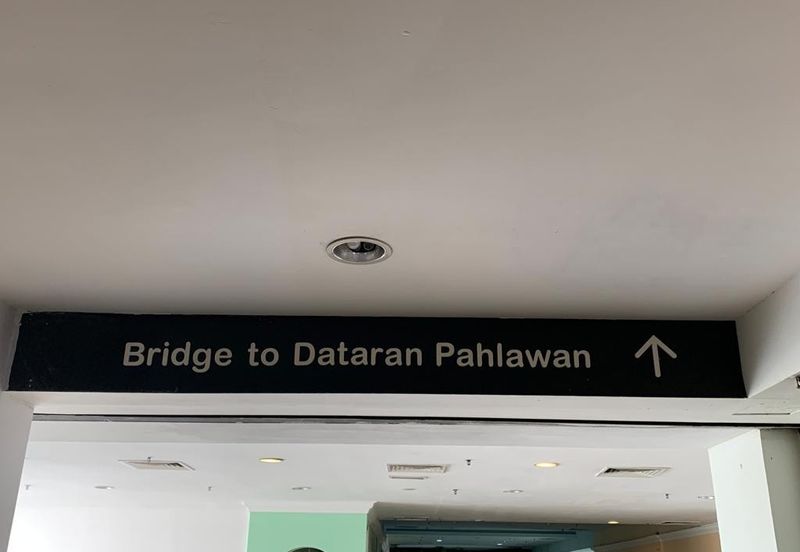 SUPER BELOW DEAL Retail Shop Kompleks Terminal Pahlawan Melaka