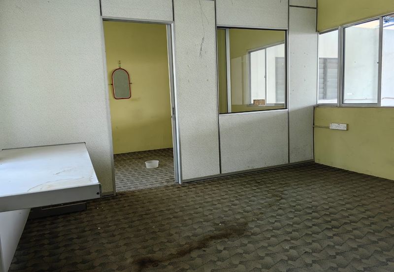 1 1/2 storey semi detached factory taman merdeka, batu berendam