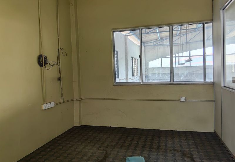 1 1/2 storey semi detached factory taman merdeka, batu berendam