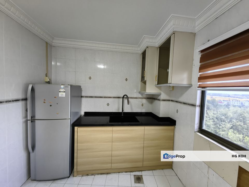 Fully Furnished Corner 3 Bedrooms 2 bathroom Lagenda Condominium, Klebang, Melaka, Klebang