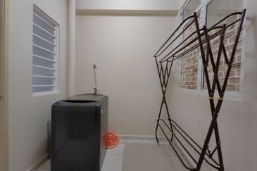 KONDOMINIUM KLEBANG DELIMA