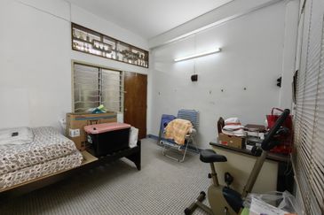 Freehold 2 storey terrace house Lorong Bandar Hilir, City 