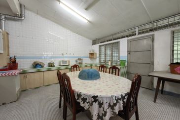 Freehold 2 storey terrace house Lorong Bandar Hilir, City 