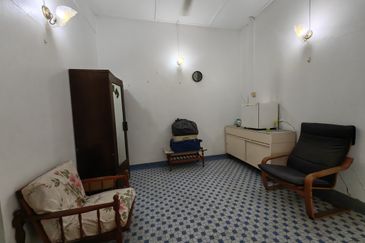 Freehold 2 storey terrace house Lorong Bandar Hilir, City 