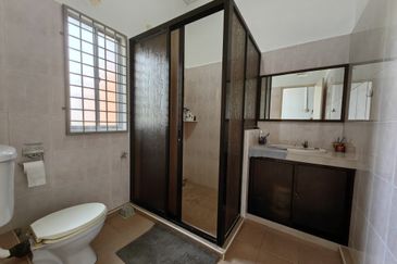 Freehold 2 storey terrace house Lorong Bandar Hilir, City 