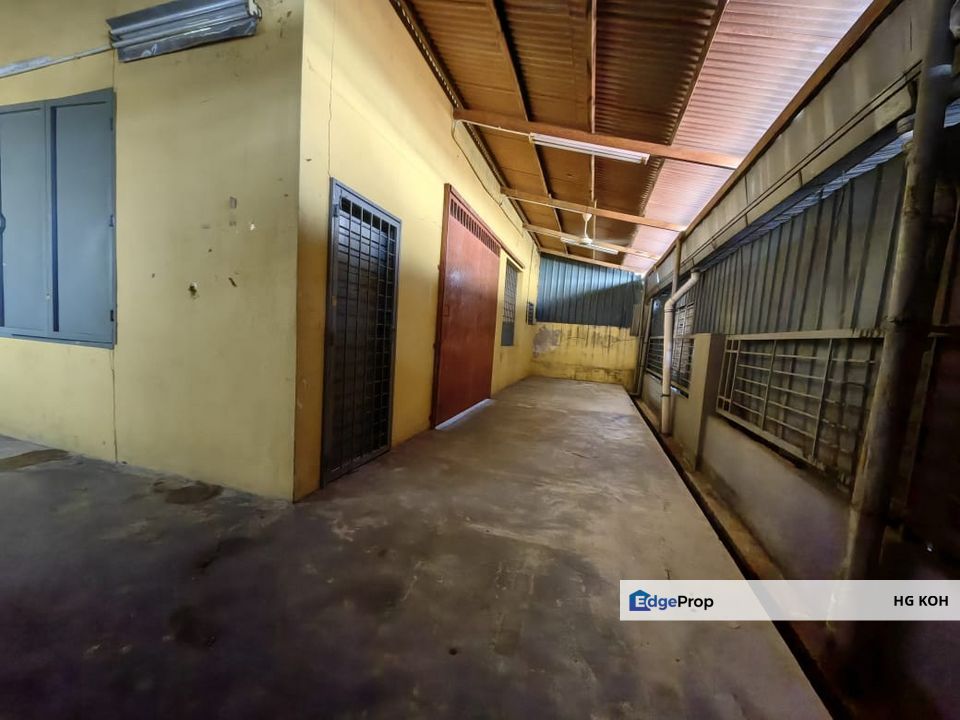 1 1/2 storey semi d factory Taman Perindustrian Merdeka, Batu Berendam, Melaka, Batu Berendam