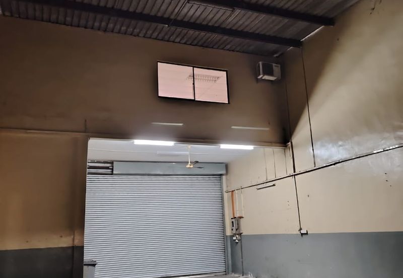 1 1/2 storey semi d factory Taman Perindustrian Merdeka, Batu Berendam