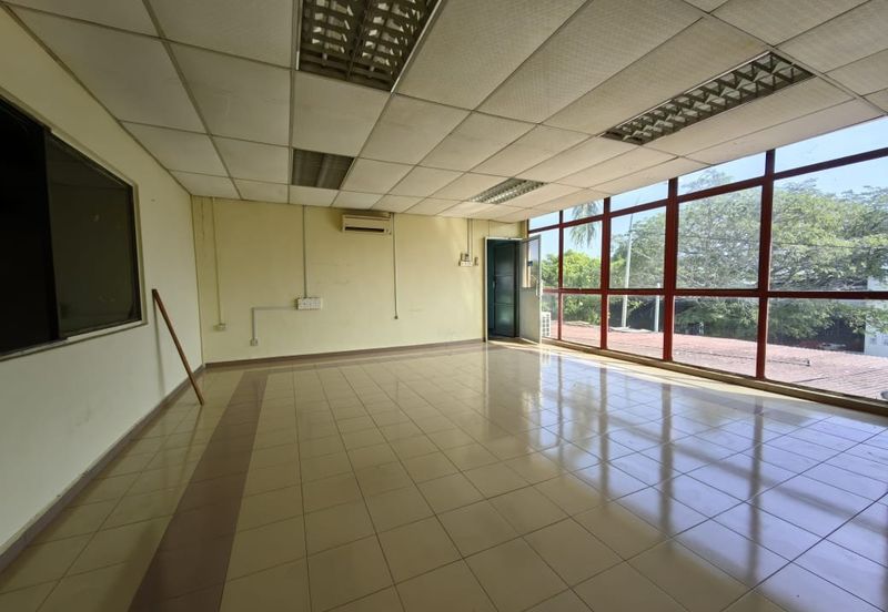 1 1/2 storey semi d factory Taman Perindustrian Merdeka, Batu Berendam