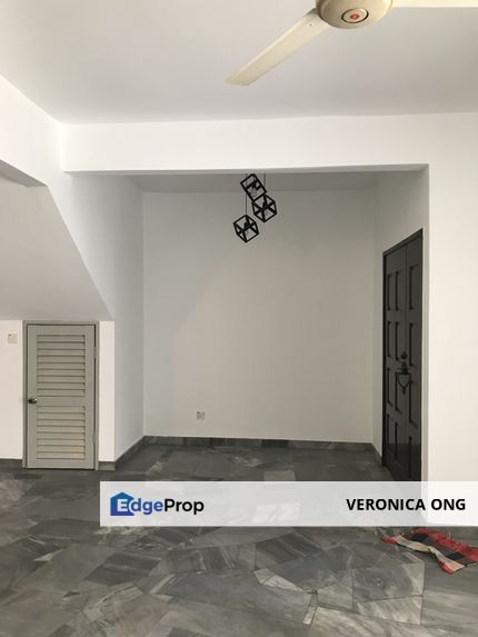 2story link terrace house for rent 4 rooms 3 baths, part furmished, Selangor, Petaling Jaya