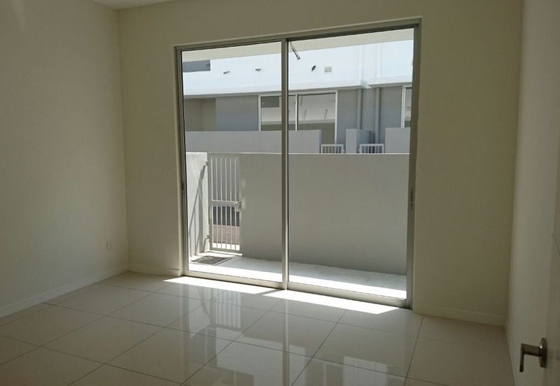 Fairfield Residences, Tropicana Heights