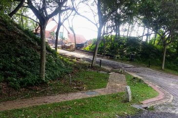 Nice bungalow lot @ Country height damansara 