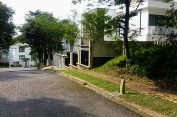 Nice bungalow lot @ Country height damansara 