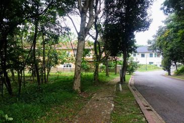 Nice bungalow lot @ Country height damansara 